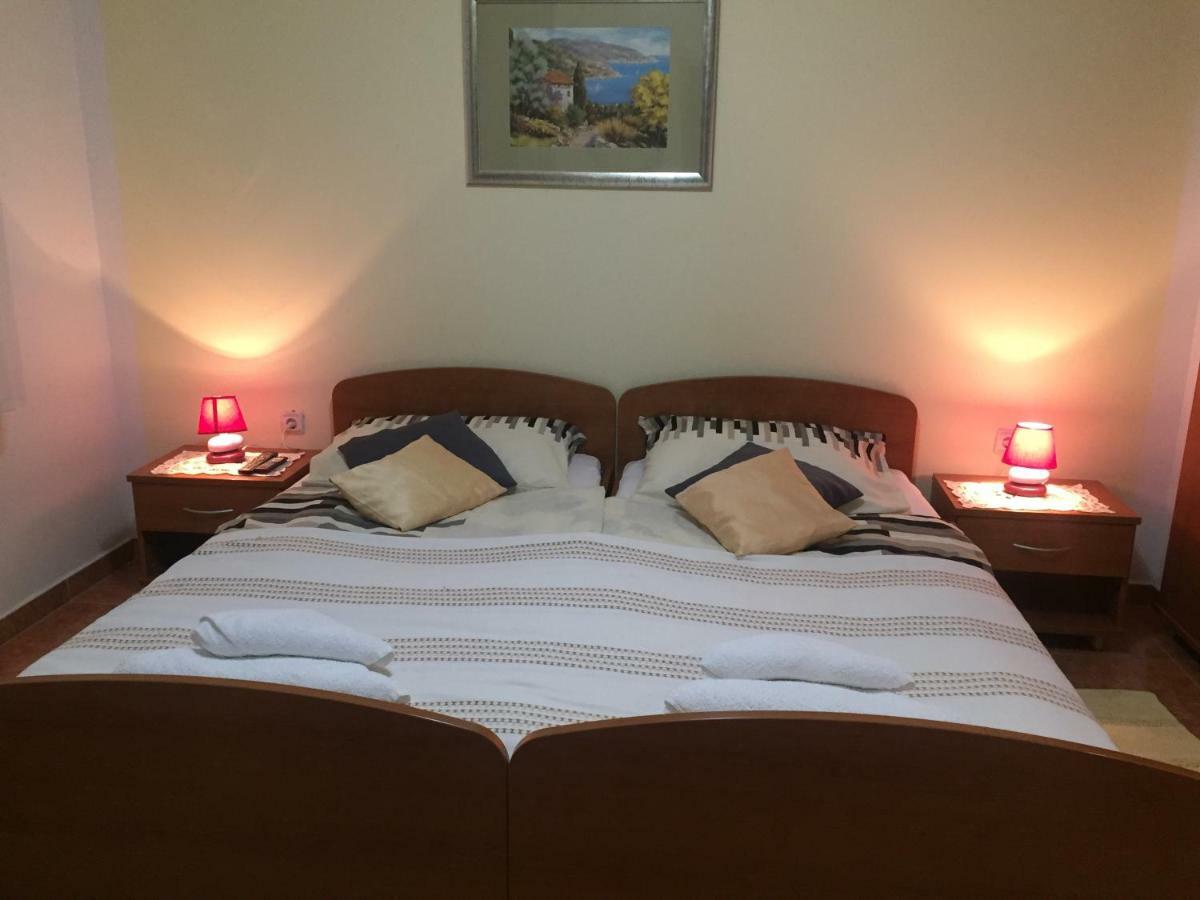 Apartment Villa Ana Опатия Екстериор снимка